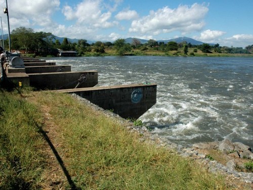 Govt compensate 17 people affected with the construction of Liwonde Bridge Govt compensate 17 people affected with the construction of Liwonde Bridge