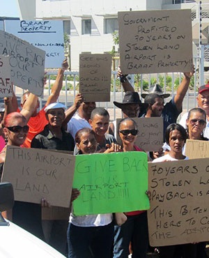 Cape Town airport faces land claim Cape Town airport faces land claim