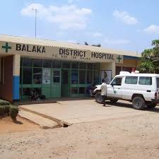 Mama Amina Foundation donates Oxygen Concentrator at Balaka District Hospital to fight Covid-19