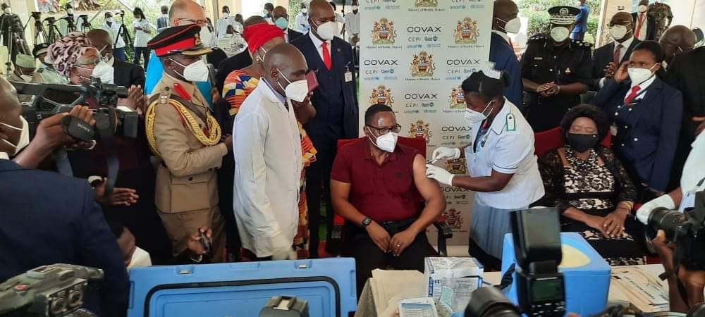 Malawi rolls out AstraZeneca covid-19 vaccine Malawi rolls out AstraZeneca covid-19 vaccine