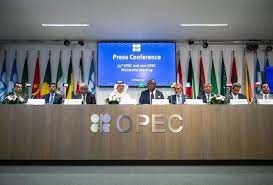 Saudi rebuffs US over oil production cut
