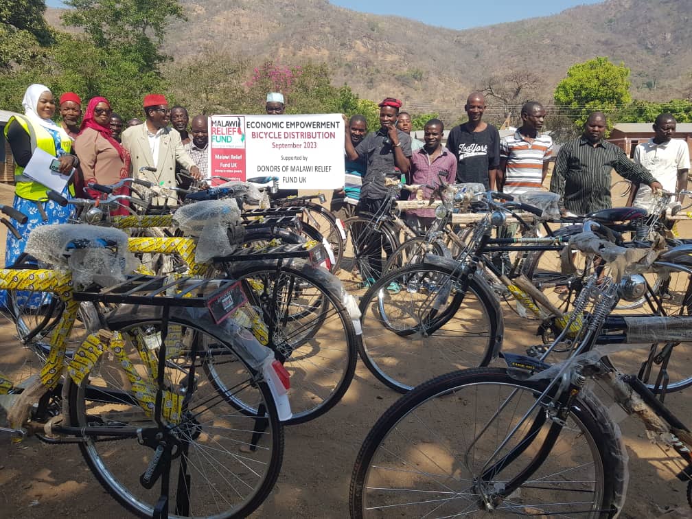 Second Deputy Speaker Distributes Bicycles to Sheikhs, Businesspersons Second Deputy Speaker Distributes Bicycles to Sheikhs, Businesspersons