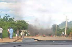 Minibus operators on strike over fuel price reduction Minibus operators on strike over fuel price reduction