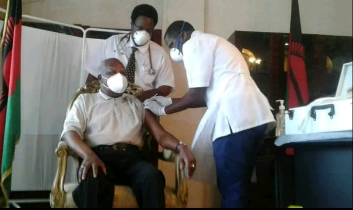 Former President Dr Muluzi gets COVID-19 vaccine
