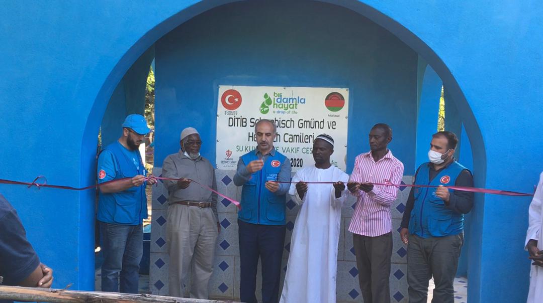 Turkish Islamic organization hands over solar powered boreholes in Malawi Turkish Islamic organization hands over solar powered boreholes in Malawi
