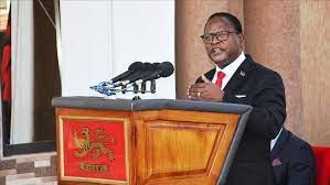 Malawi president reshuffles cabinet